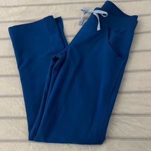 Figs Kade cargo scrub pants size XSMALL REG. Color royal blue.